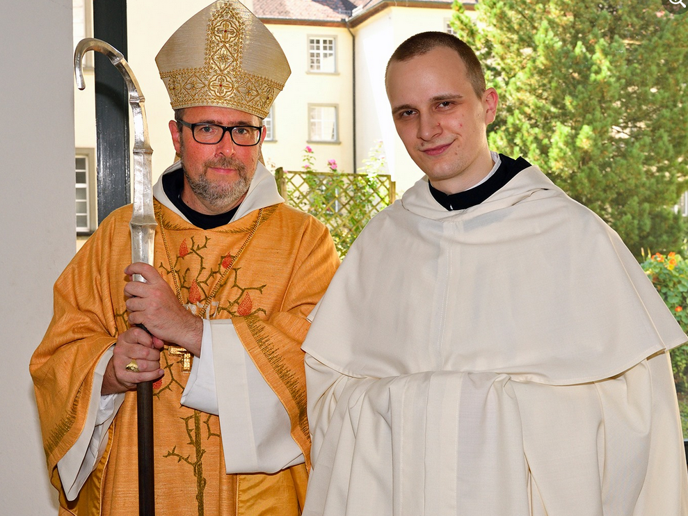 Pater Abt und Frater Maurus 